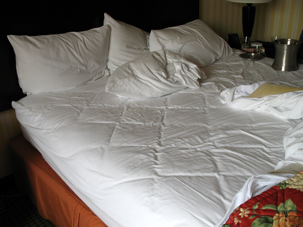 clean bedroom mattress
